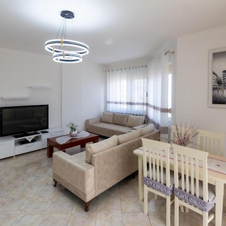 Spacious 2 Bedroom Apartment In Durres Beach Ngoại thất bức ảnh