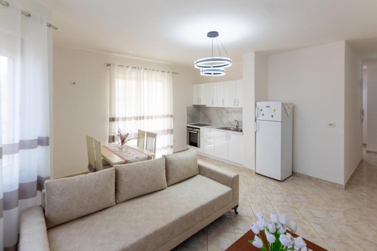 Spacious 2 Bedroom Apartment In Durres Beach Ngoại thất bức ảnh