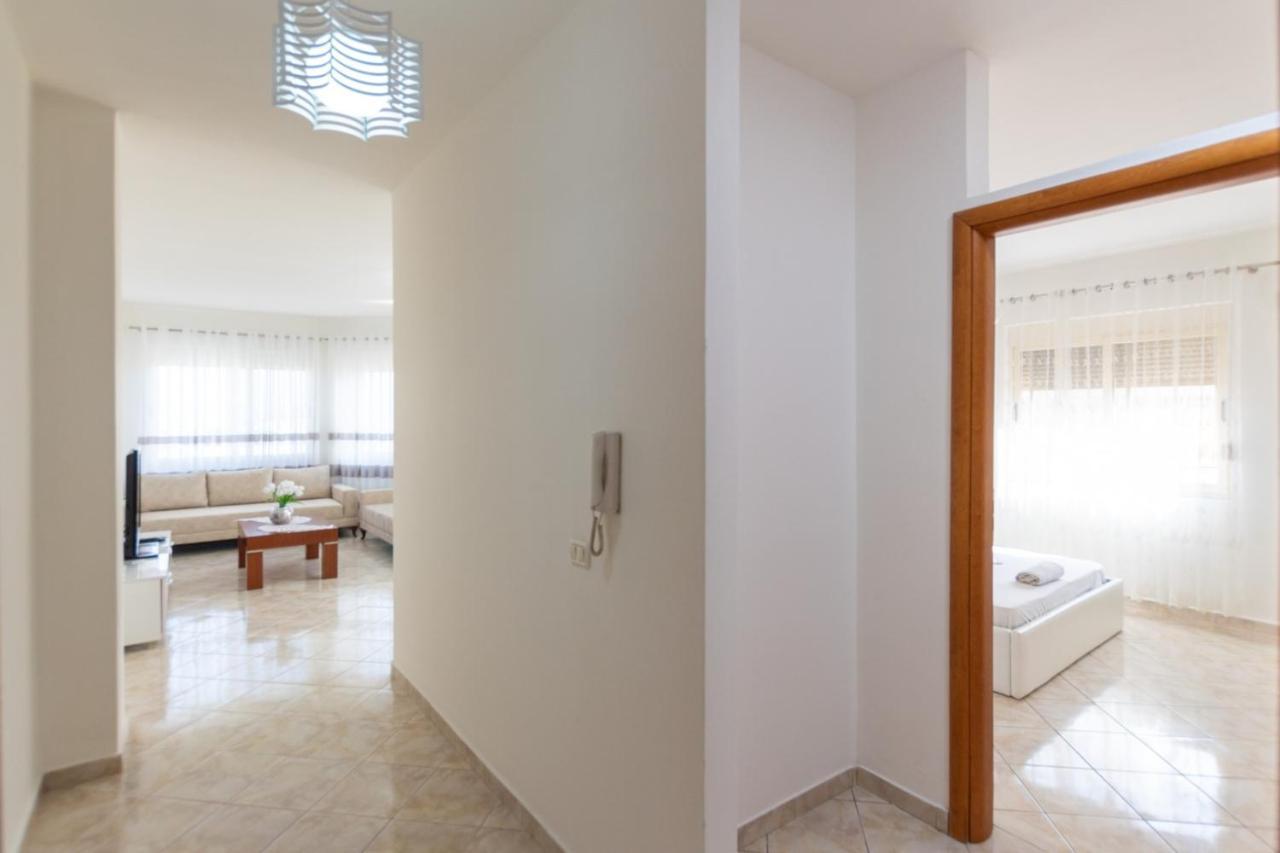 Spacious 2 Bedroom Apartment In Durres Beach Ngoại thất bức ảnh