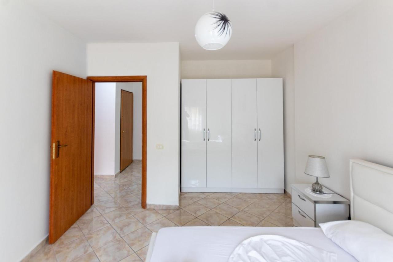 Spacious 2 Bedroom Apartment In Durres Beach Ngoại thất bức ảnh