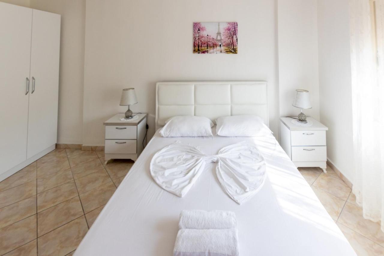 Spacious 2 Bedroom Apartment In Durres Beach Ngoại thất bức ảnh