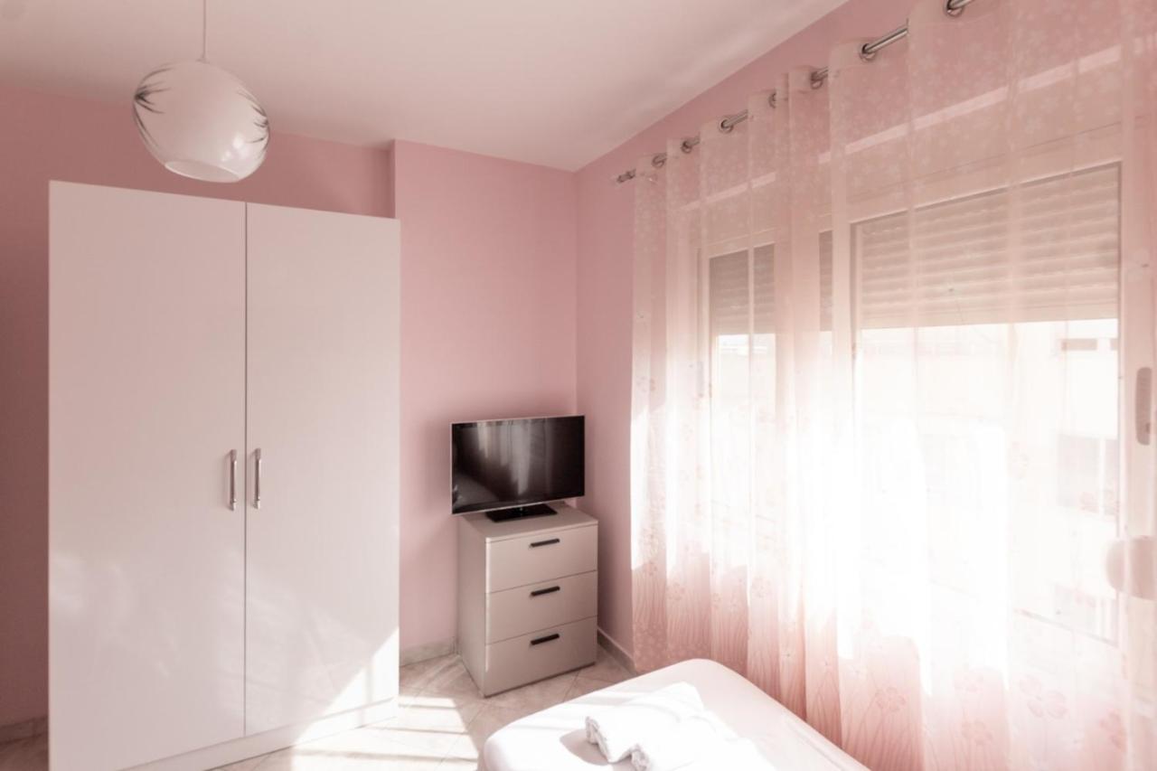 Spacious 2 Bedroom Apartment In Durres Beach Ngoại thất bức ảnh