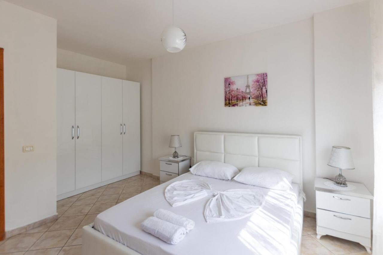 Spacious 2 Bedroom Apartment In Durres Beach Ngoại thất bức ảnh