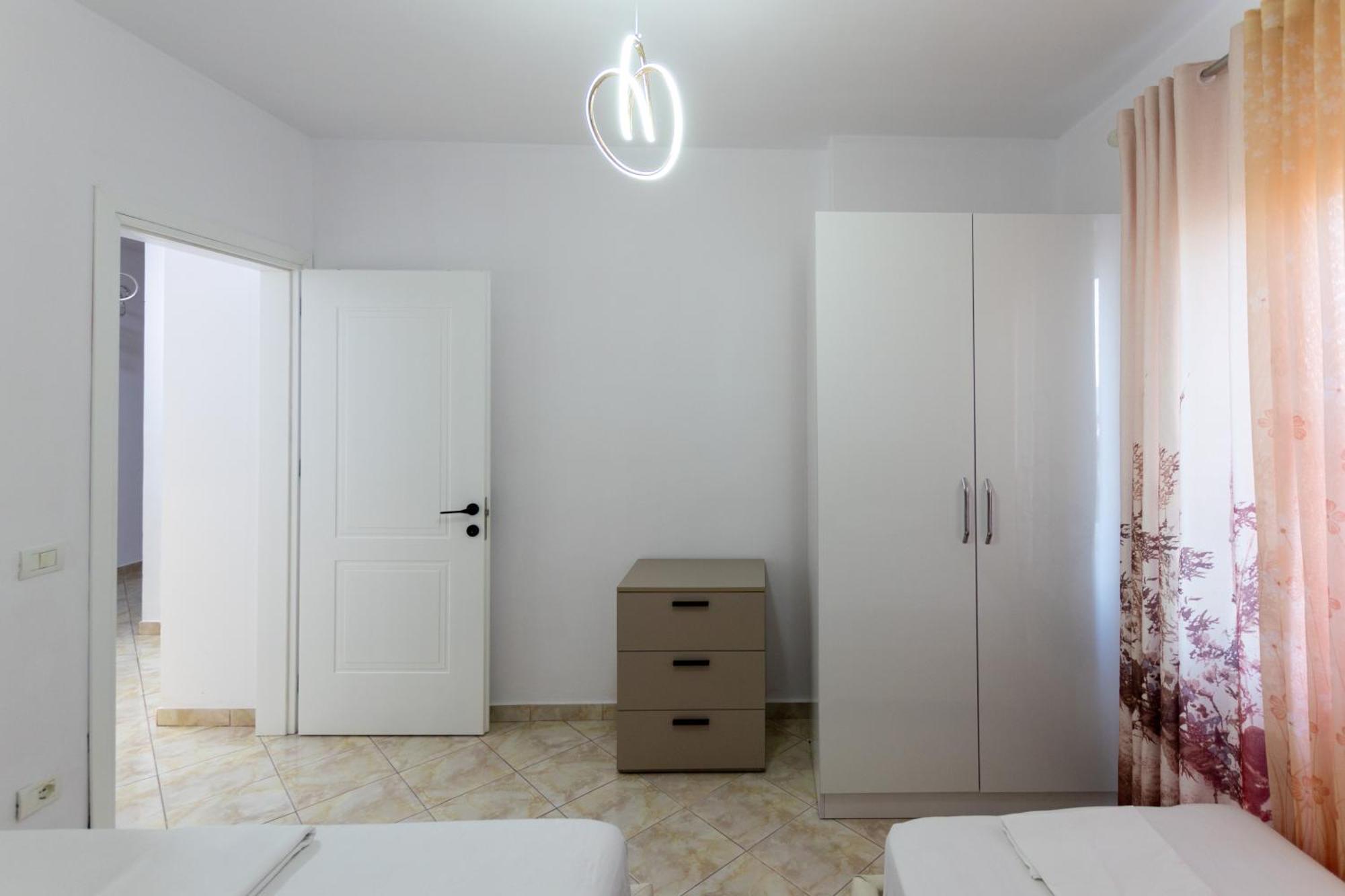 Spacious 2 Bedroom Apartment In Durres Beach Ngoại thất bức ảnh