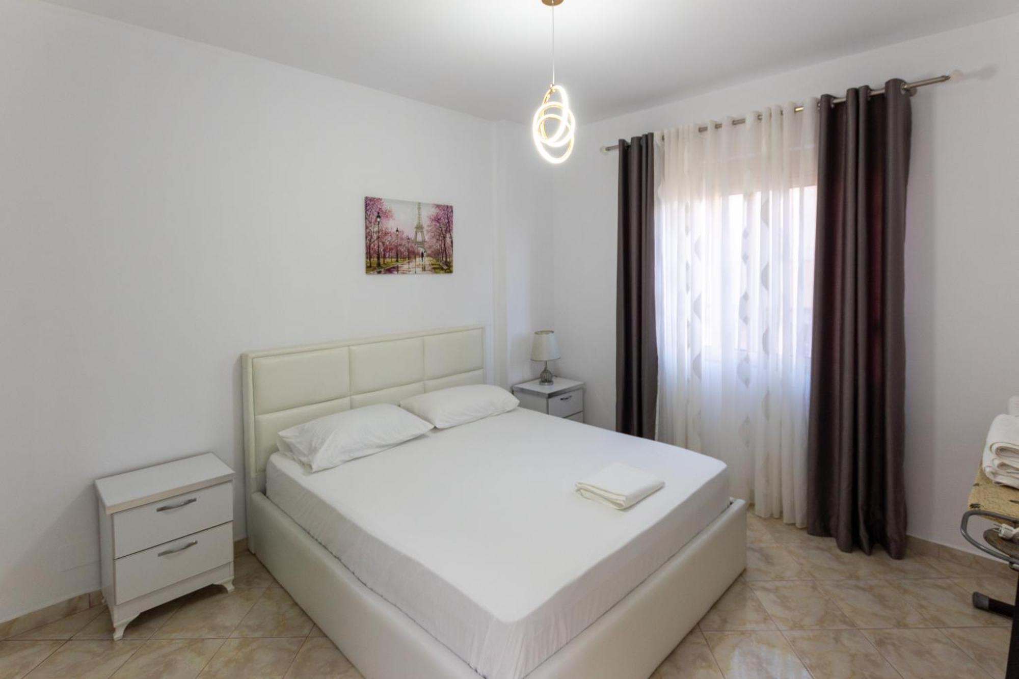 Spacious 2 Bedroom Apartment In Durres Beach Ngoại thất bức ảnh